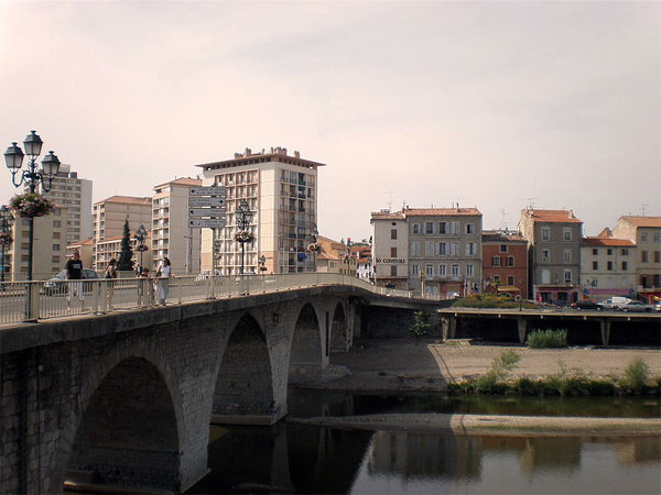 Innenstadt von Ales (Gard) und Brücke über den Gardon, Cevennen